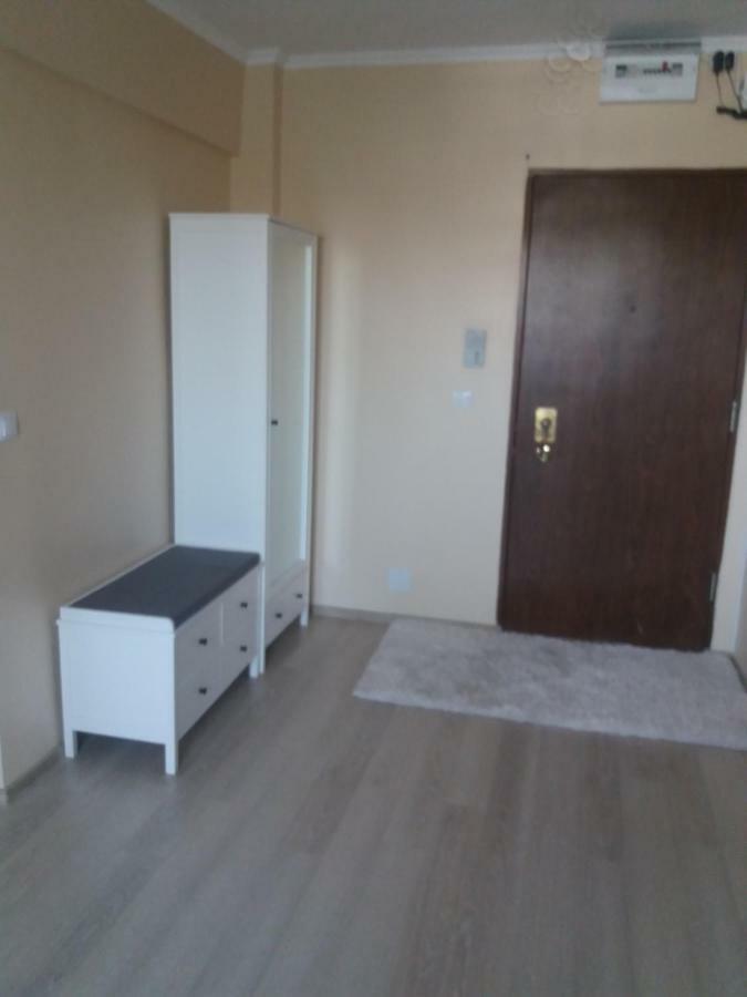 Juli's Apartment Oradea Bagian luar foto