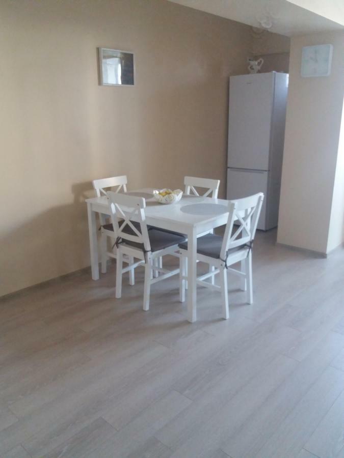 Juli's Apartment Oradea Bagian luar foto